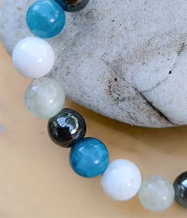 Bracelet en pierres naturelles pour la rétention d'eau : préhnite, howlite, apatite, hématite